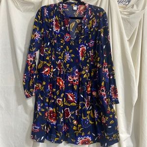 Fun bold floral old Navy dress. Comfortable but great for dressing up or down